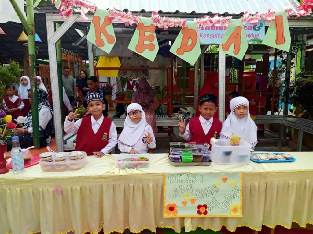 Market Day; Hari Pasarnya MI. Al-Abrar Kota Makassar