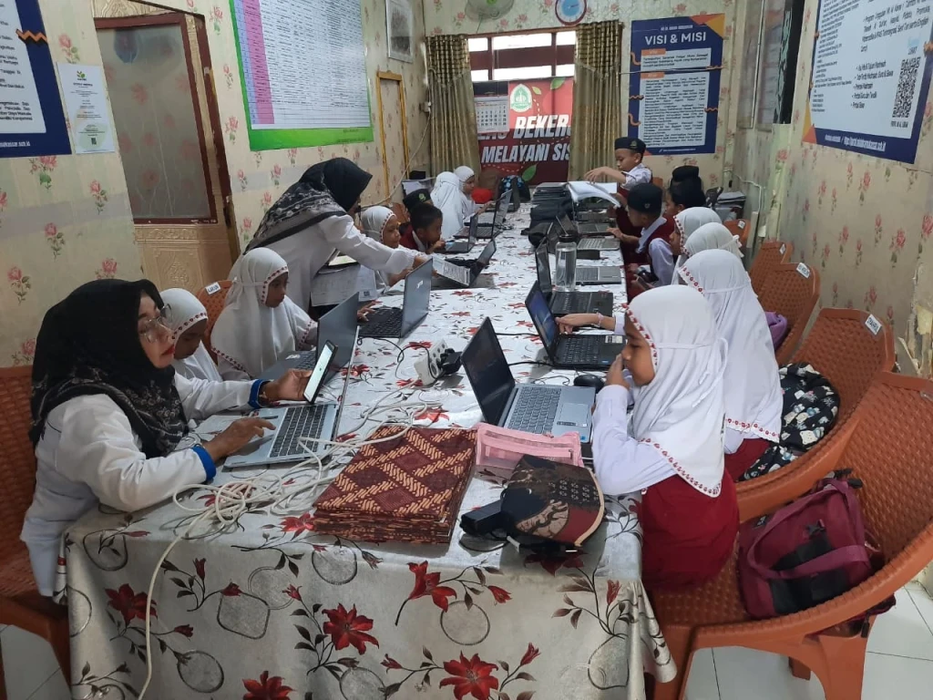 MI Al Abrar Kota Makassar melaksanakan kegiatan gladi bersih ANBK